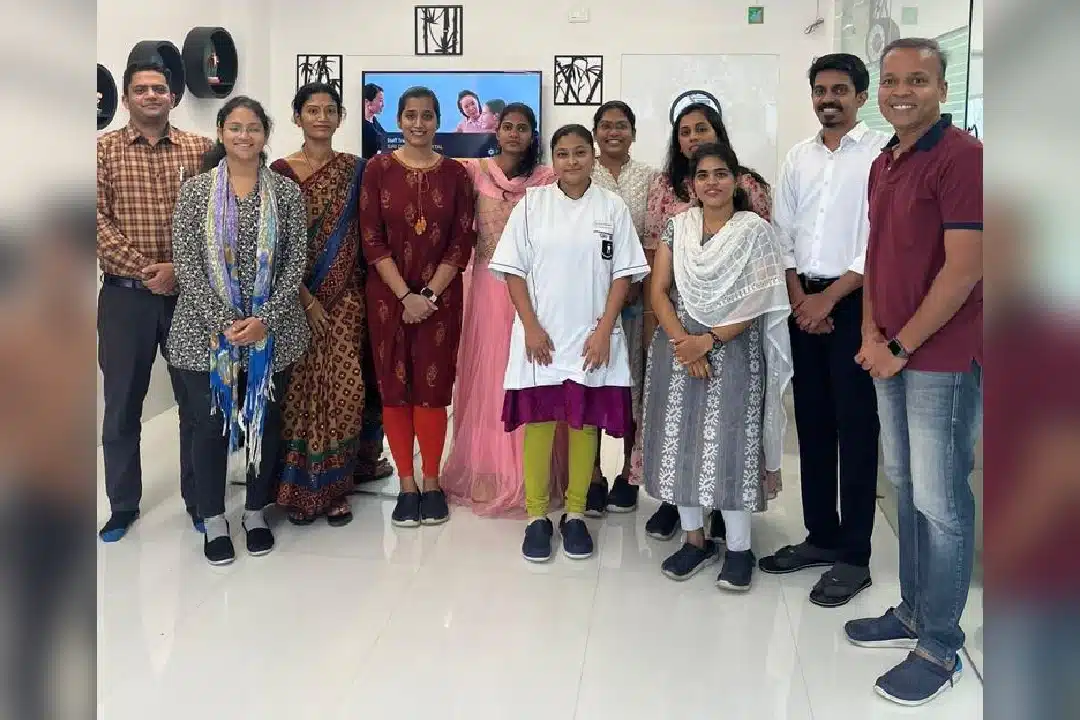 siri dental doctors team